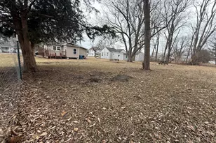 107 N Pearl St, Milford, IL 60953 - Photo 6