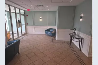 6815 N Milwaukee Avenue #201, Niles, IL 60714 - Photo 4