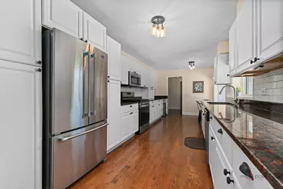 2 Acorn Drive, Hawthorn Woods, IL 60047 - Photo 6