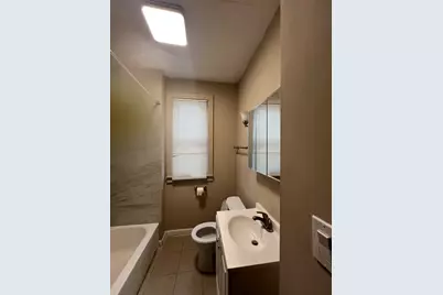 8556 S Muskegon Avenue, Chicago, IL 60617 - Photo 14