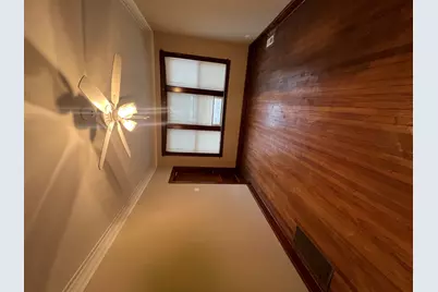 8556 S Muskegon Avenue, Chicago, IL 60617 - Photo 16