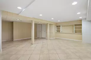 4 Burnt Ember Ct, Buffalo Grove, IL 60089 - Photo 34