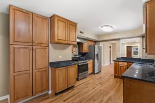 4 Burnt Ember Ct, Buffalo Grove, IL 60089 - Photo 10