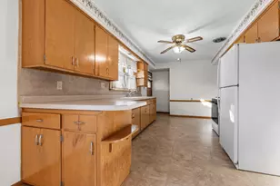 2025 24th St, Rockford, IL 61108 - Photo 6