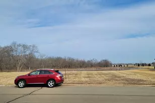 329 Merry Oaks Dr, Sycamore, IL 60178 - Photo 1