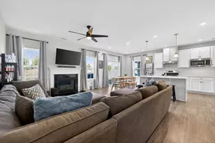 3656 Reddington Cir, Elgin, IL 60124 - Photo 18