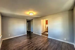 745 E Oak St, Watseka, IL 60970 - Photo 10