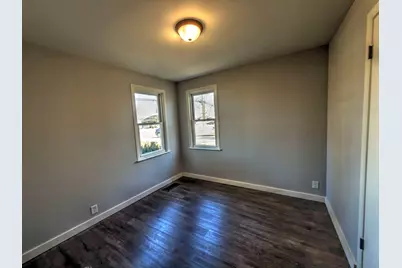 745 E Oak Street, Watseka, IL 60970 - Photo 6