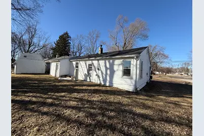 745 E Oak Street, Watseka, IL 60970 - Photo 4