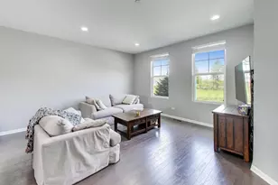 3545 Mulligan Dr, Woodridge, IL 60517 - Photo 10