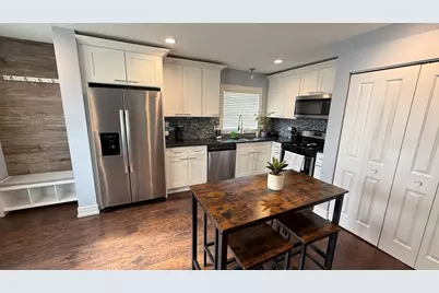 8408 Lorel Avenue, Burbank, IL 60459 - Photo 6