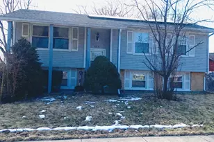 811 Oakton Ave, Romeoville, IL 60446 - Photo 1