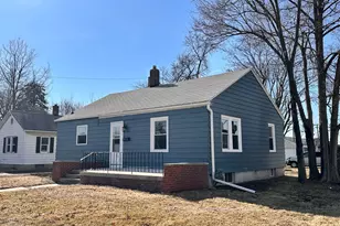 416 N Colorado Ave, Streator, IL 61364 - Photo 2