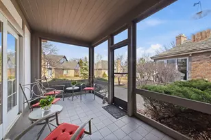 26 Lake Ridge Club Dr, Burr Ridge, IL 60527 - Photo 8