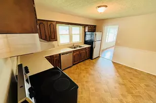 145 Hickory Grove St, Salem, IL 62881 - Photo 8