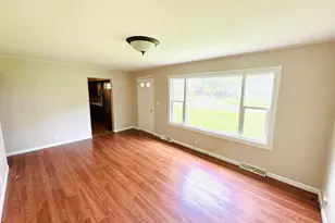 145 Hickory Grove St, Salem, IL 62881 - Photo 4