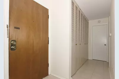 1205 E Hintz Road #208, Arlington Heights, IL 60004 - Photo 10