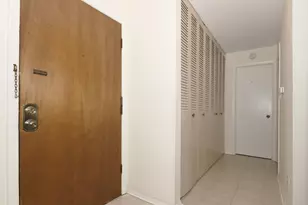 1205 E Hintz Rd, Arlington Heights, IL 60004 - Photo 10