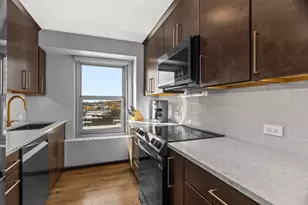 3600 N Lake Shore Dr, Chicago, IL 60613 - Photo 8