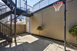 2846 N Damen Ave, Chicago, IL 60618 - Photo 22