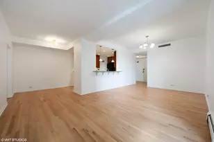 2100 N Lincoln Park W, Chicago, IL 60614 - Photo 2