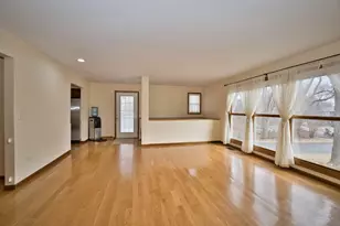 6N060 Virginia Rd, Roselle, IL 60172 - Photo 10