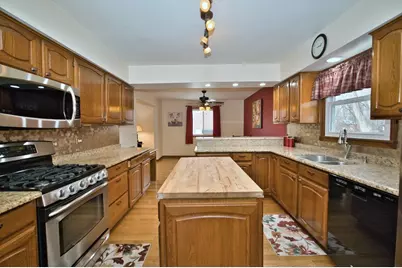 6N060 Virginia Road, Roselle, IL 60172 - Photo 16