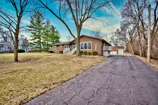 6N060 Virginia Rd, Roselle, IL 60172 - Photo 4