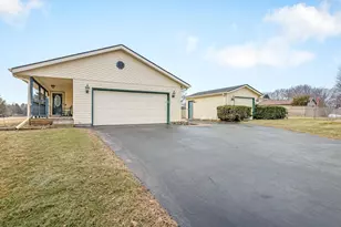 11818 Balsa Ln, Roscoe, IL 61073 - Photo 6