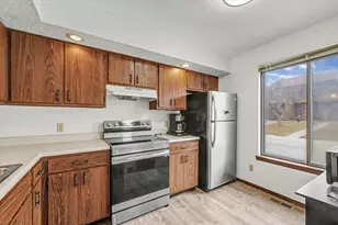 2111 Sunview Dr, Champaign, IL 61821 - Photo 10