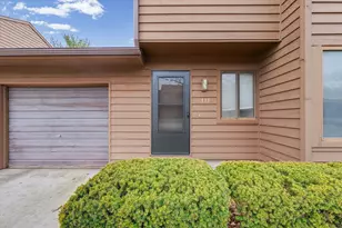 2111 Sunview Dr, Champaign, IL 61821 - Photo 4