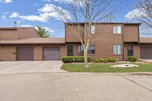 2111 Sunview Dr, Champaign, IL 61821 - Photo 2