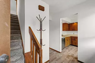 2111 Sunview Dr, Champaign, IL 61821 - Photo 16