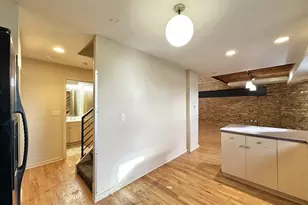 933 W Irving Park Rd, Chicago, IL 60613 - Photo 4