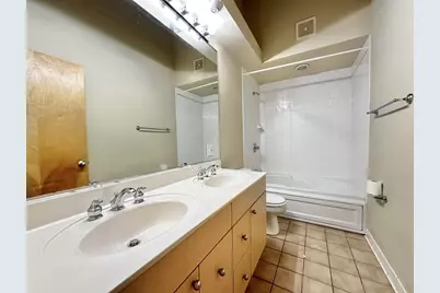 933 W Irving Park Road #C, Chicago, IL 60613 - Photo 12