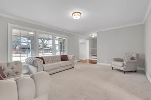 914 W Noyes St, Arlington Heights, IL 60005 - Photo 6