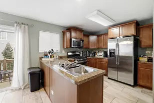 1655 Windward Dr, Pingree Grove, IL 60140 - Photo 8