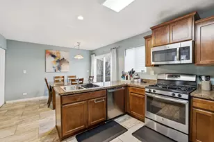 1655 Windward Dr, Pingree Grove, IL 60140 - Photo 10