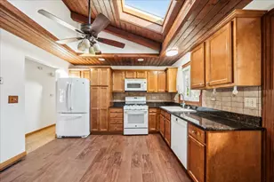 221 58th St, Clarendon Hills, IL 60514 - Photo 6