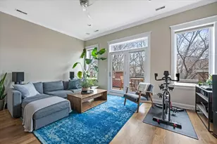 1031 W Newport Ave, Chicago, IL 60657 - Photo 4