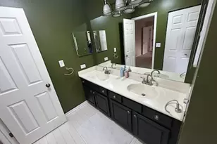 29 Ivanhoe Ln, Cary, IL 60013 - Photo 18