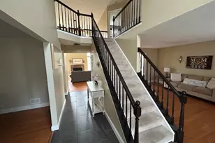 29 Ivanhoe Ln, Cary, IL 60013 - Photo 4