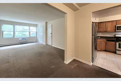 2007 W Touhy Avenue #108, Chicago, IL 60645 - Photo 2