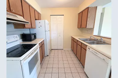 645 Virginia Road #222, Crystal Lake, IL 60014 - Photo 2