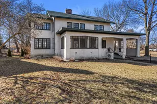 1124 N State St, Monticello, IL 61856 - Photo 2