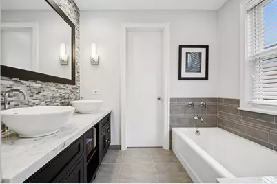 6450 N Nokomis Avenue, Chicago, IL 60646 - Photo 18