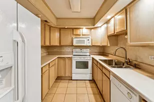 522 E Algonquin Rd, Schaumburg, IL 60173 - Photo 4