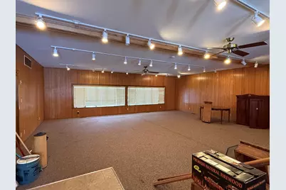 820 Russell Road, Dekalb, IL 60115 - Photo 2