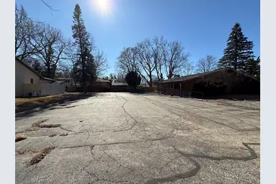 820 Russell Road, Dekalb, IL 60115 - Photo 18