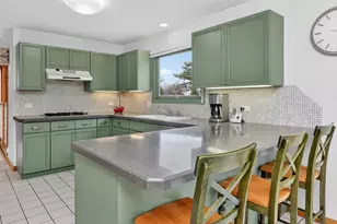 1518 Pine View Ct, Darien, IL 60561 - Photo 8